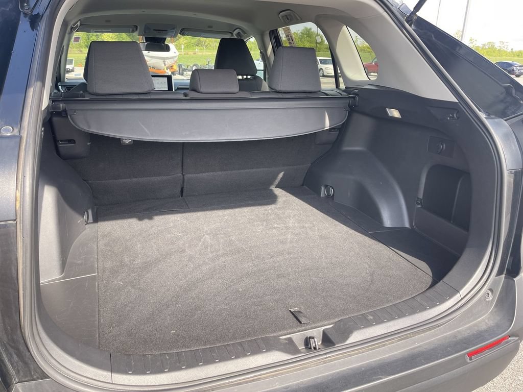Used 2025 Toyota RAV4 XLE FWD image 15