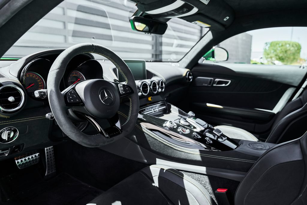 Used 2018 Mercedes-Benz AMG GT R image 2