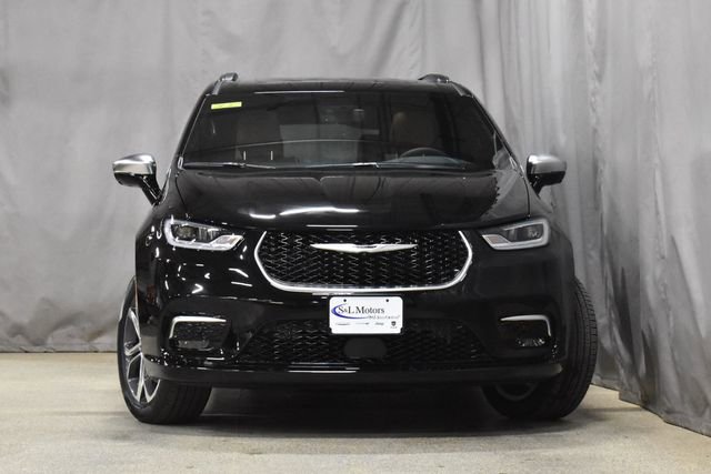 New 2026 Chrysler Pacifica Pinnacle w/ Trailer Tow Group image 5
