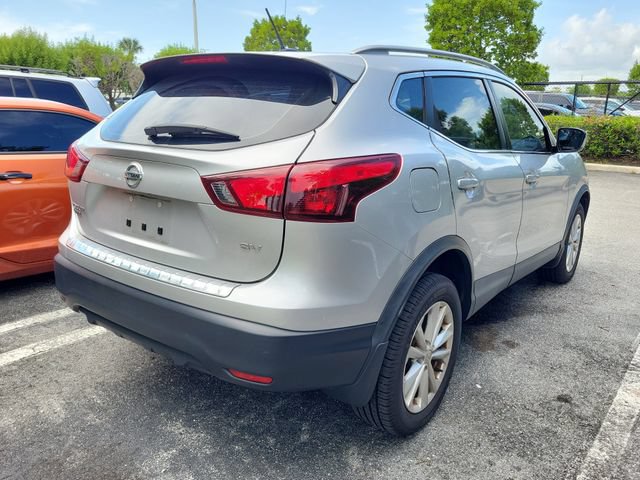 Used 2018 Nissan Rogue Sport SV FWD image 3