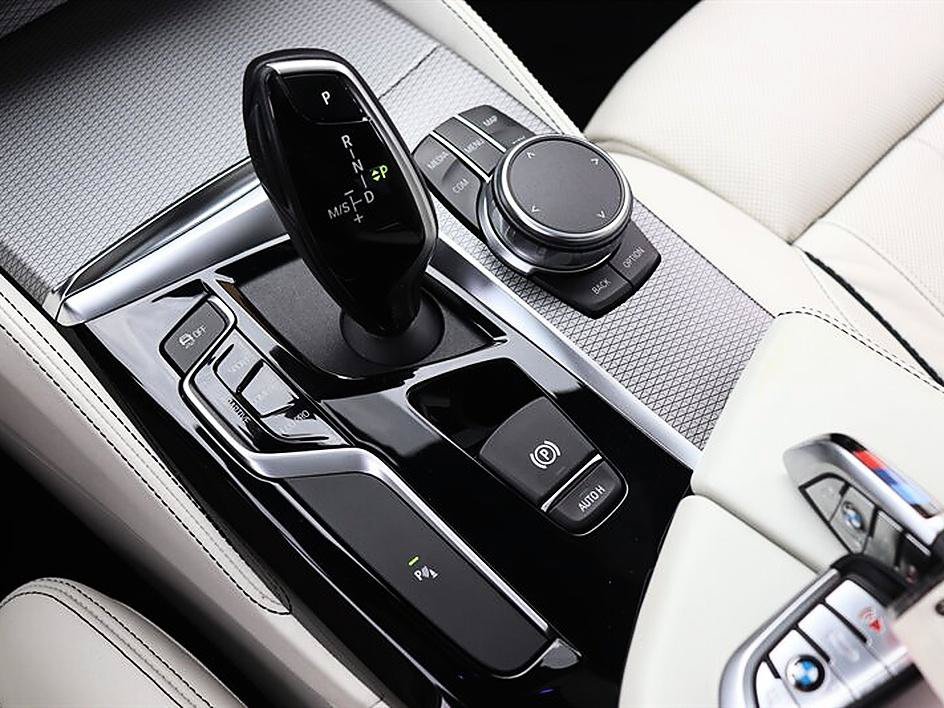 Used 2019 BMW M550i xDrive w/ Premium Package 2 AWD/4WD image 39