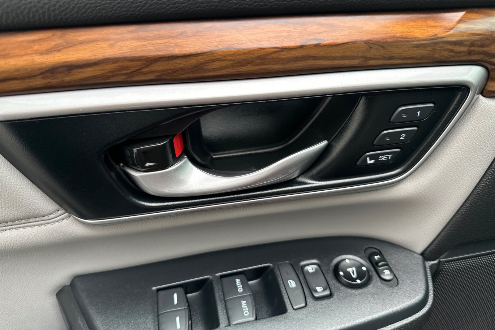 Used 2020 Honda CR-V Touring image 11