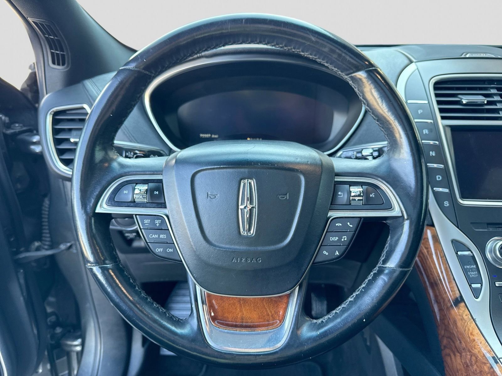 Used 2019 Lincoln Nautilus Select image 24