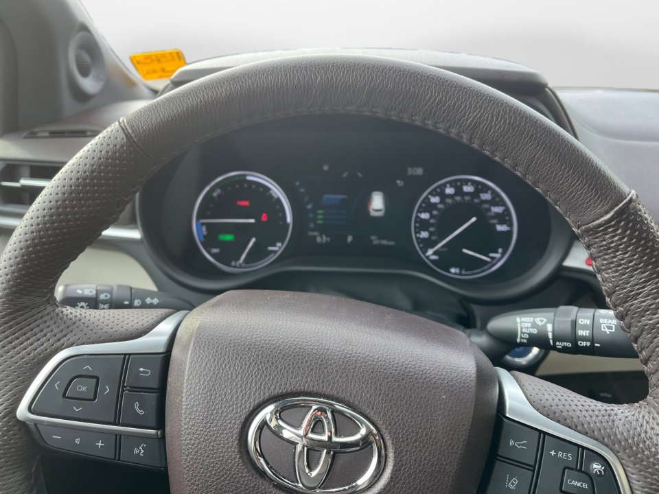 Certified 2023 Toyota Sienna Platinum image 14