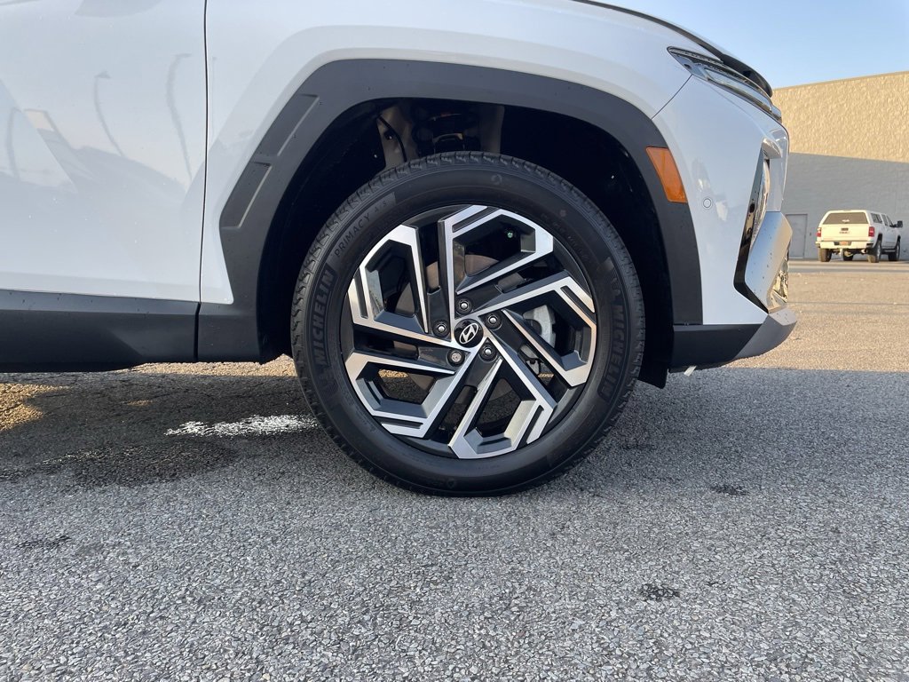 Used 2025 Hyundai Tucson Limited image 32