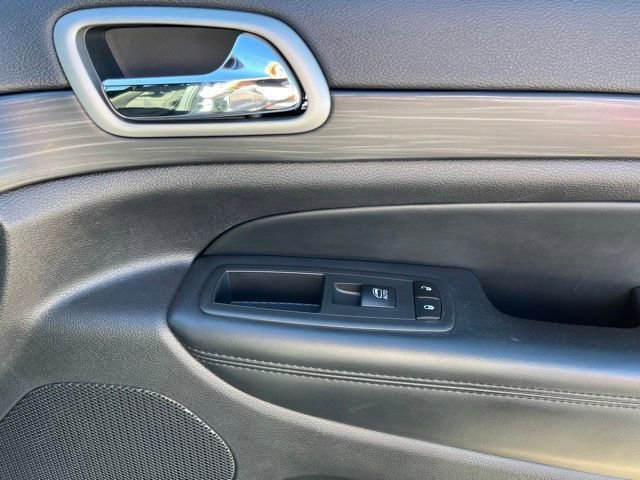 Certified 2021 Jeep Grand Cherokee Laredo w/ Security & Convenience Group image 24