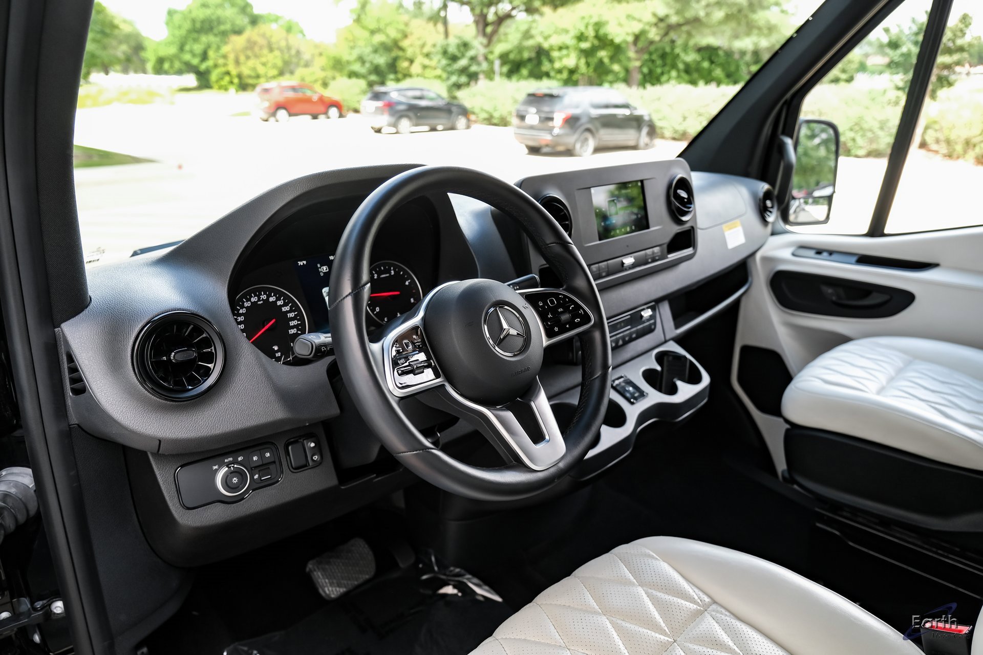 Used 2022 Mercedes-Benz Sprinter 2500 image 32