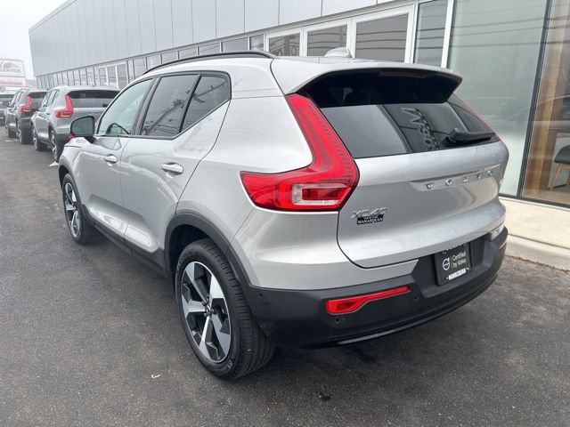 Certified 2025 Volvo XC40 B5 Plus image 3