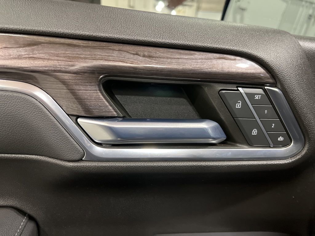 Used 2022 Chevrolet Silverado 1500 LTZ w/ LTZ Premium Package image 13