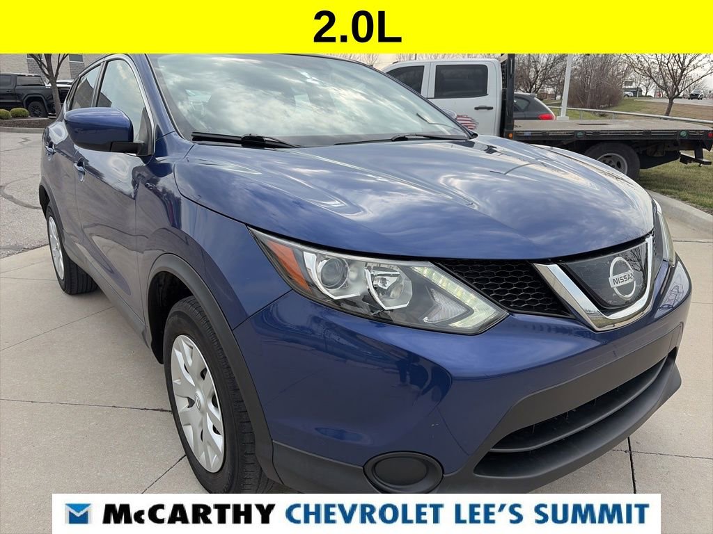 Used 2019 Nissan Rogue Sport S image 2