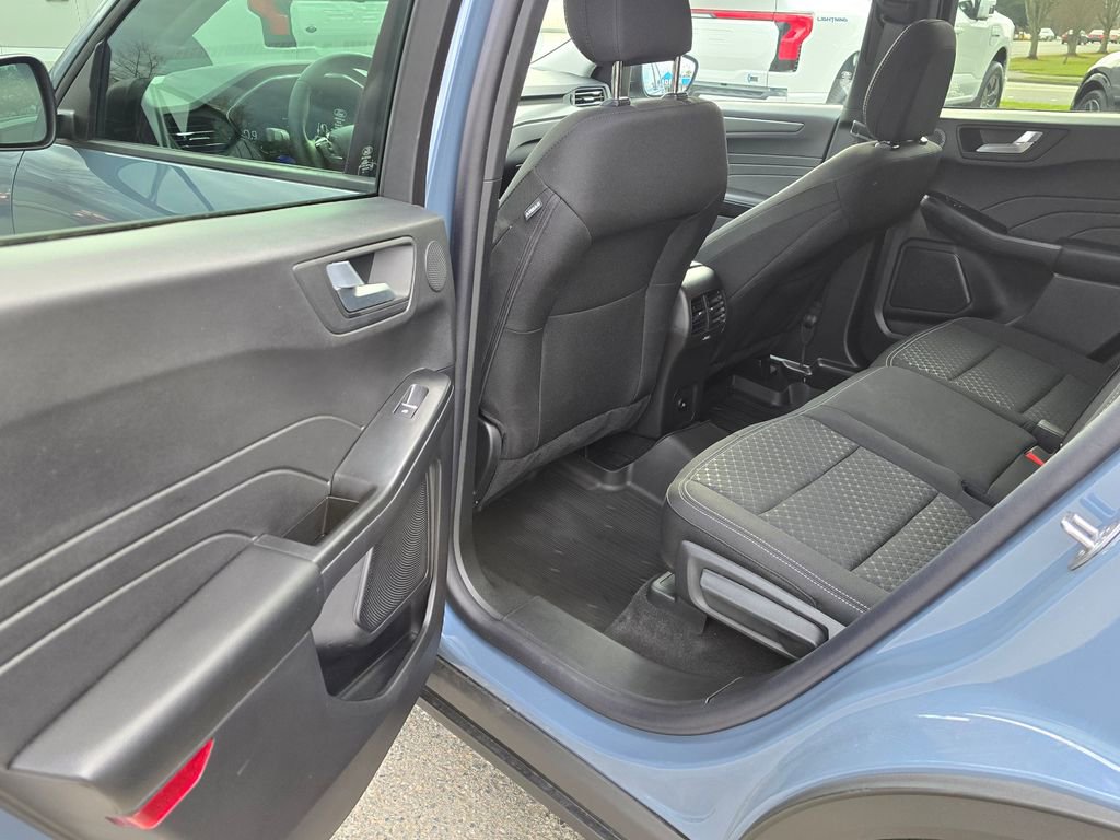 Used 2025 Ford Escape Active w/ Active Premium Tech Pack image 10