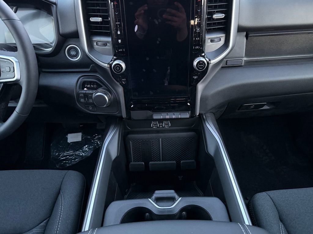 New 2026 RAM 1500 Big Horn AWD/4WD image 11
