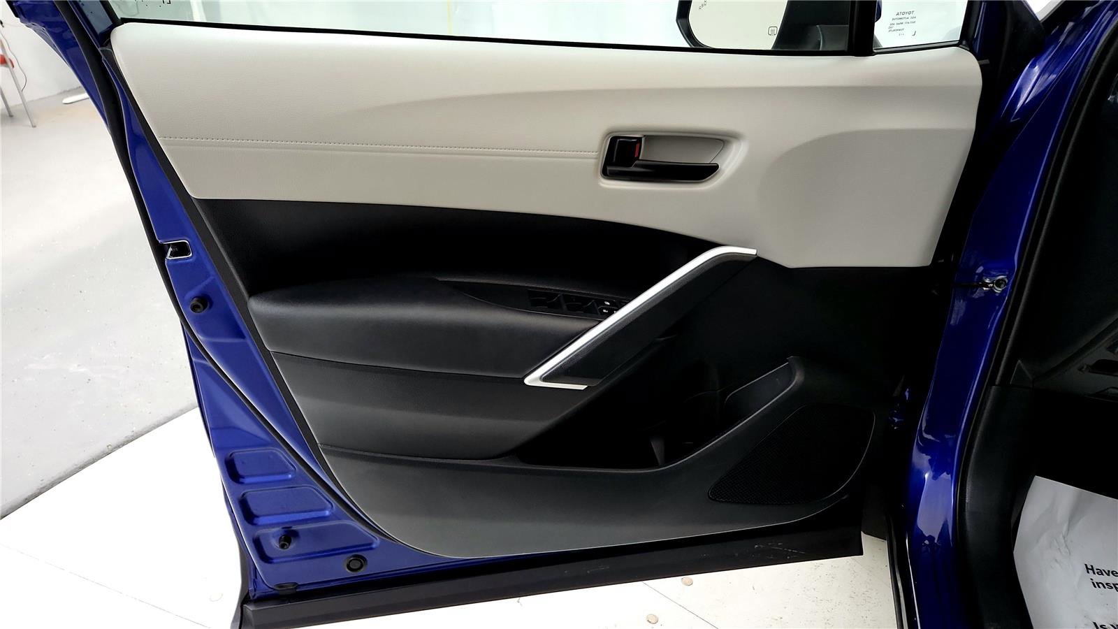 Certified 2023 Toyota Corolla Cross LE w/ Moonroof Package image 20