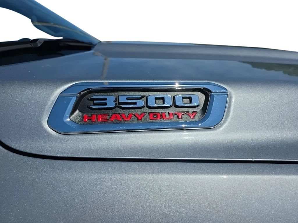 Used 2024 RAM 3500 Tradesman w/ Chrome Appearance Group AWD/4WD image 9