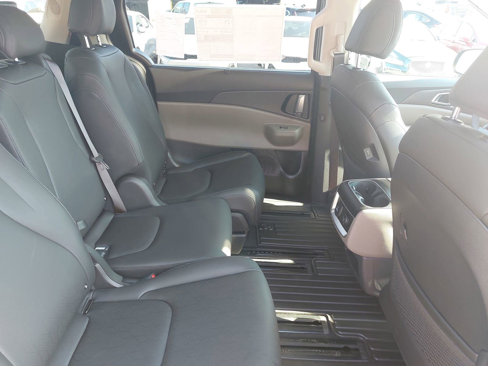 New 2026 Kia Carnival SX FWD image 13