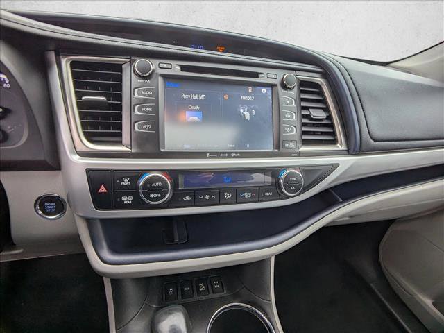 Used 2016 Toyota Highlander XLE image 21