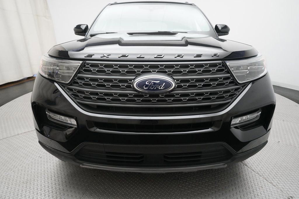 Used 2023 Ford Explorer XLT w/ Equipment Group 202A image 23