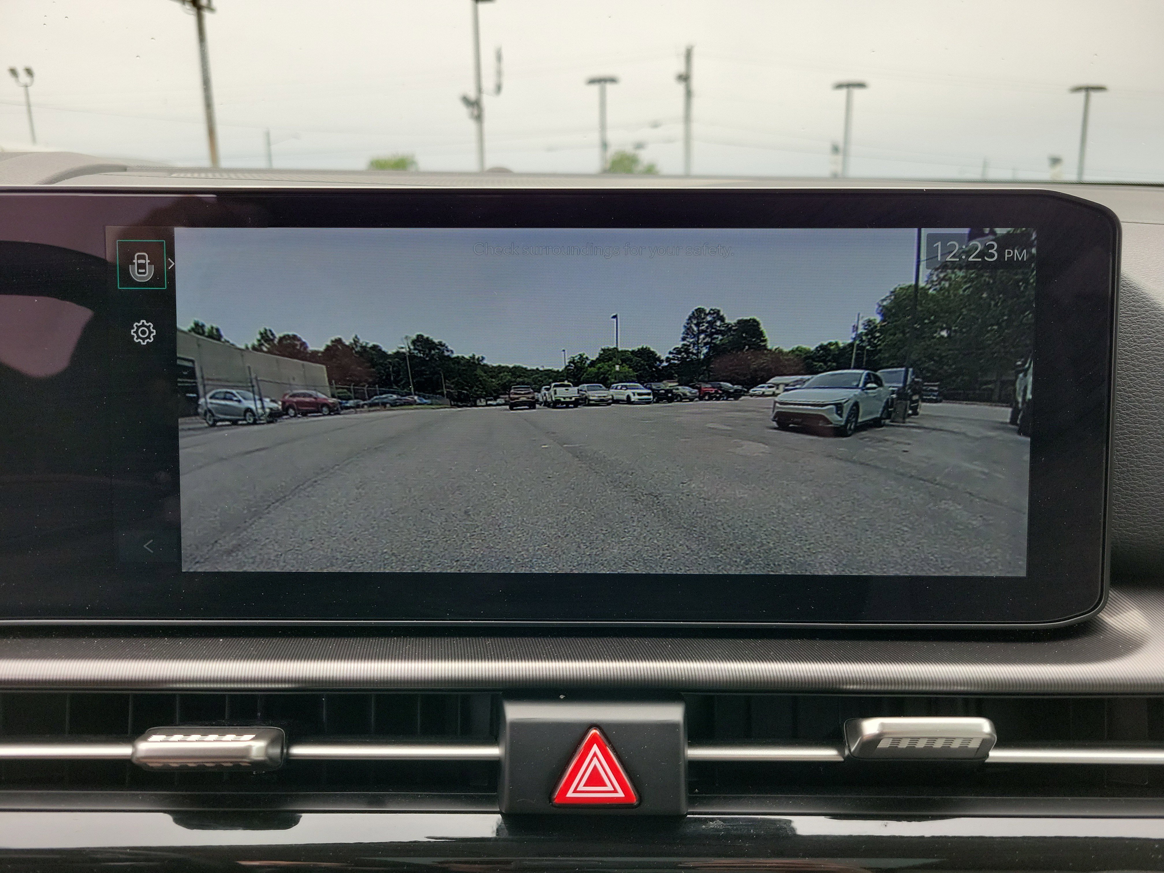 Used 2026 Kia Sportage EX w/ EX Panorama Roof Package FWD image 19