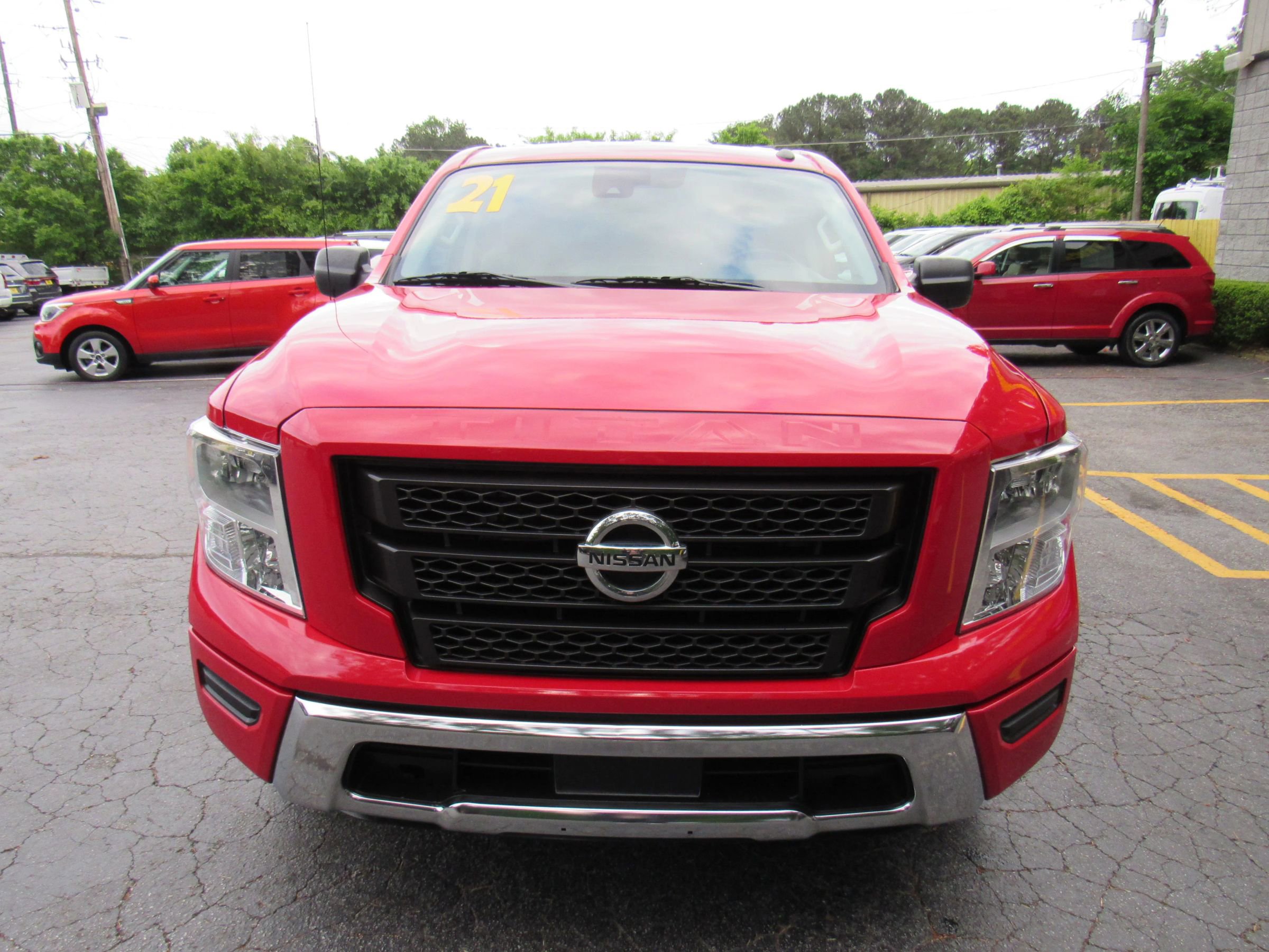 Used 2021 Nissan Titan SV w/ Accessory Utility Package RWD image 2