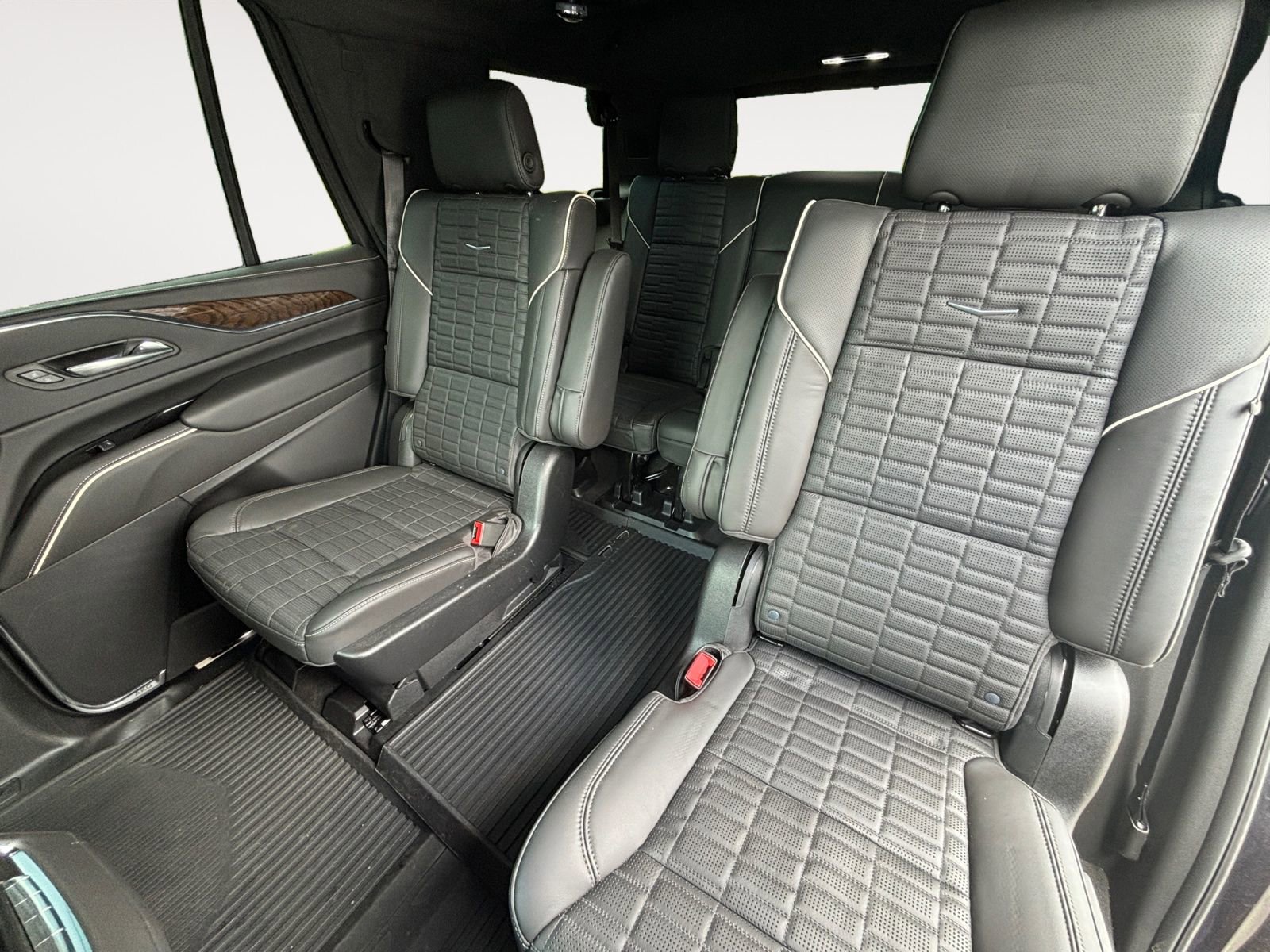 Used 2024 Cadillac Escalade Sport Platinum AWD/4WD image 13