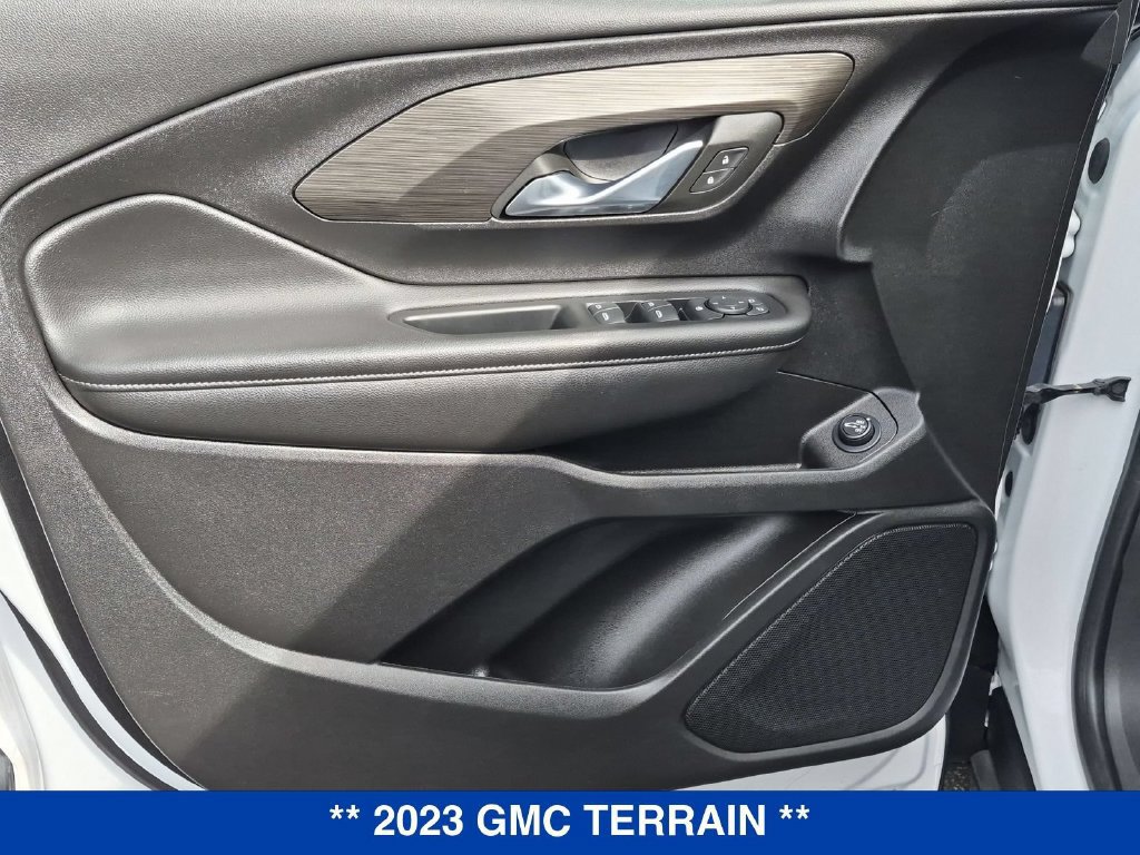 Used 2023 GMC Terrain SLE w/ Driver Convenience Package AWD/4WD image 11