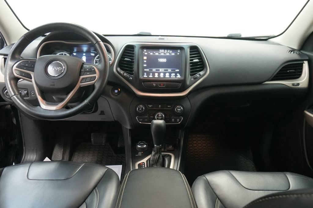 Used 2018 Jeep Cherokee Limited image 28