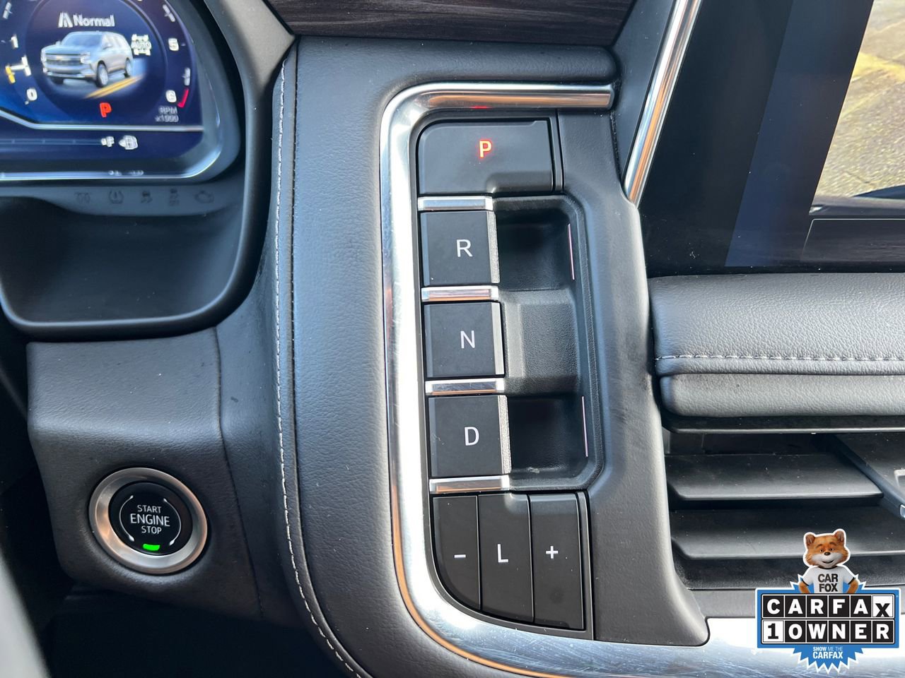 Used 2024 Chevrolet Suburban LT image 31