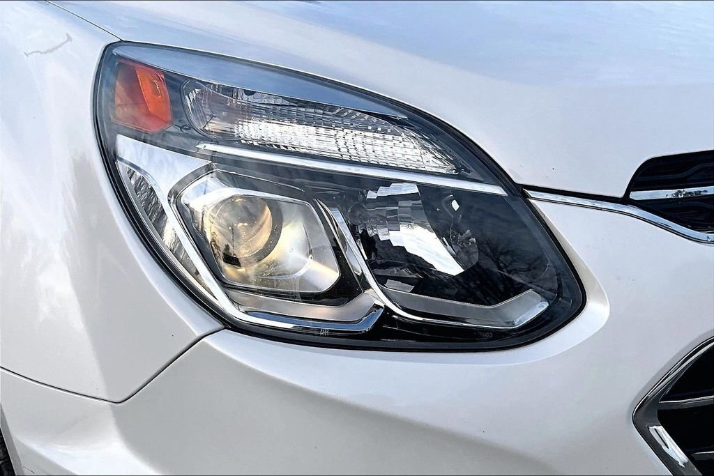 Used 2017 Chevrolet Equinox Premier w/ Enhanced Convenience Package image 30