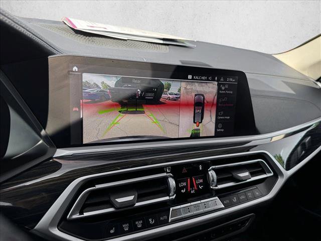 Used 2021 BMW X7 xDrive40i w/ Parking Assistance Package AWD/4WD image 14
