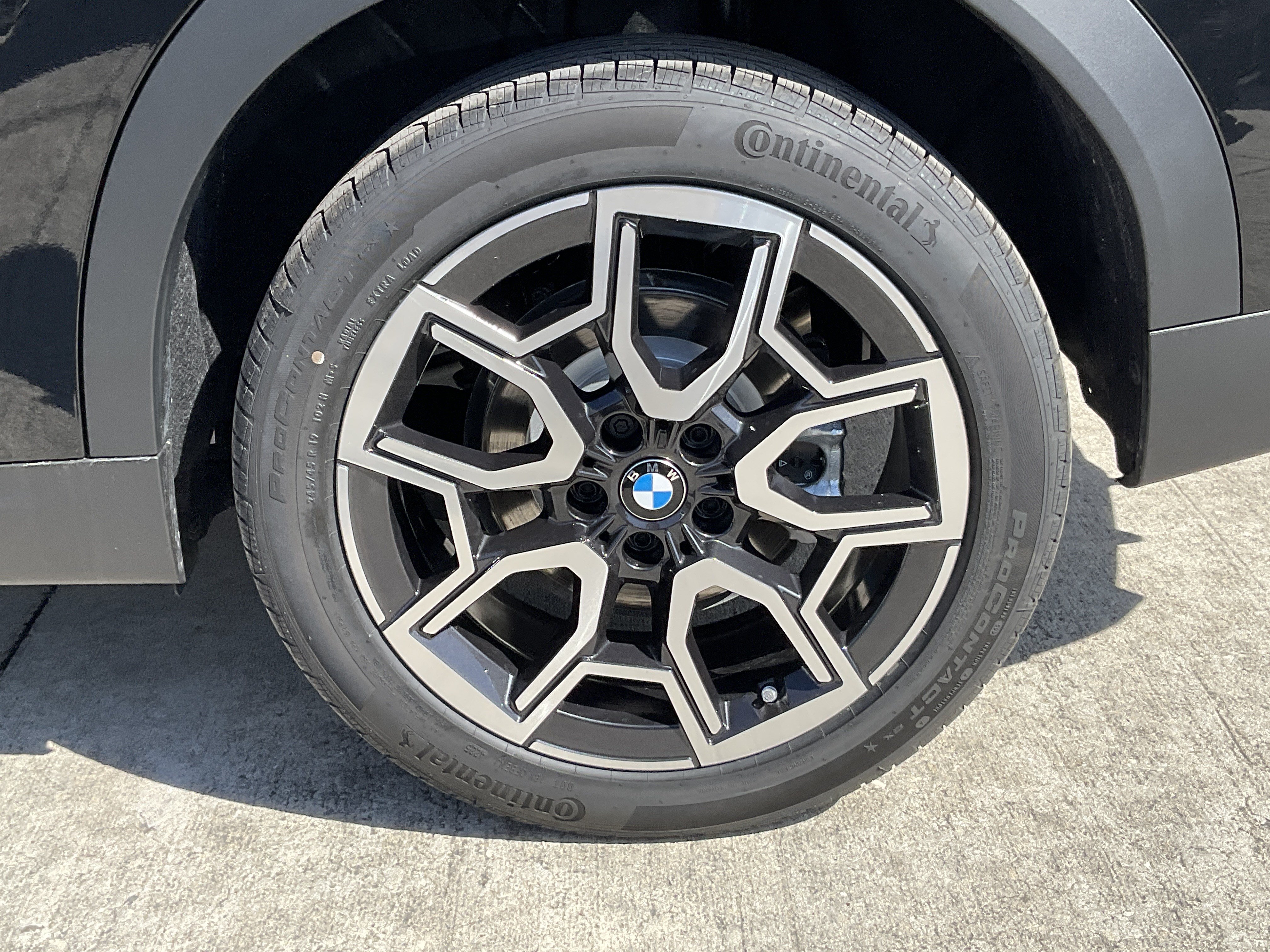 New 2026 BMW X2 xDrive28i w/ Technology Package AWD/4WD image 7