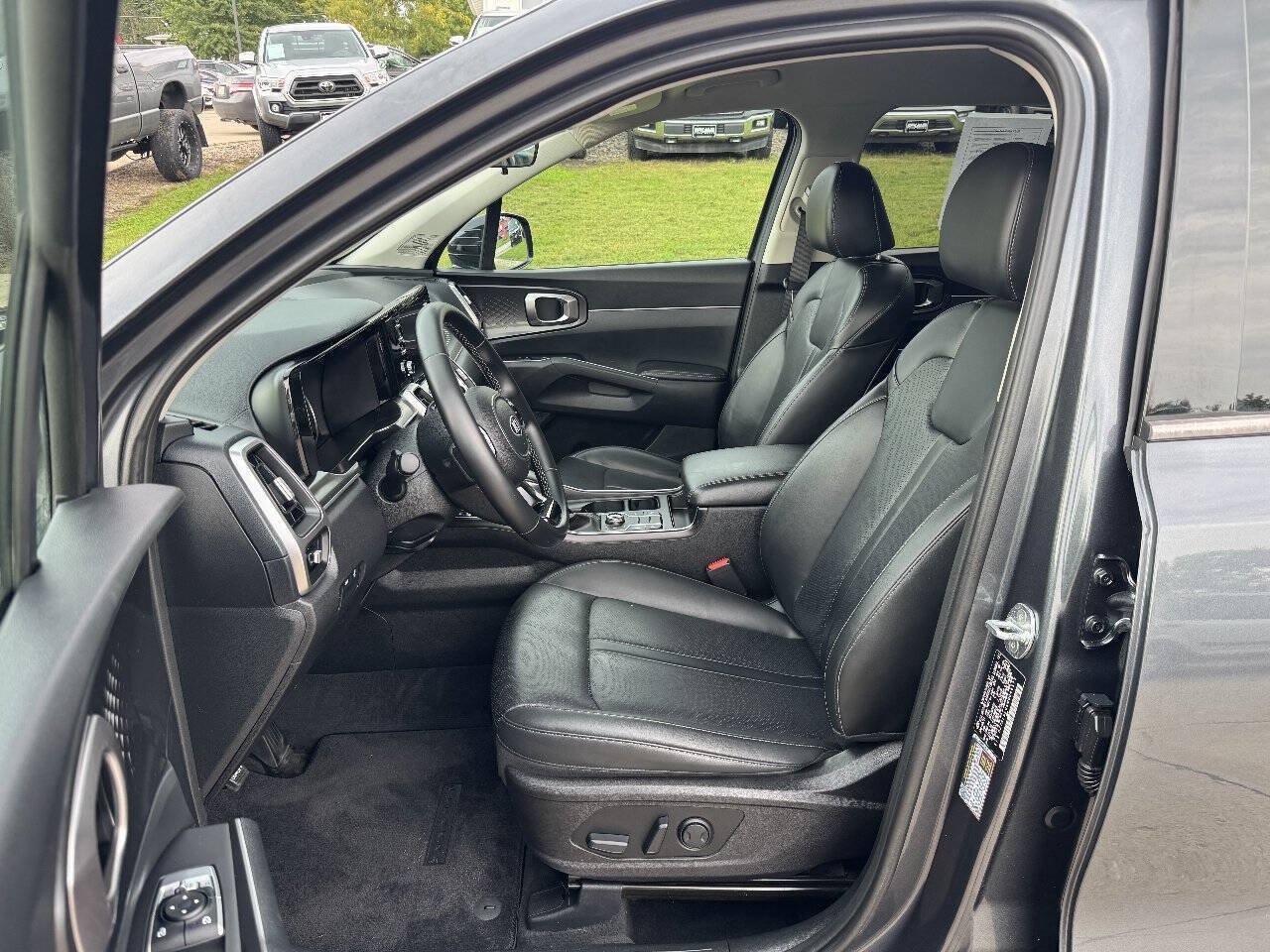 Used 2021 Kia Sorento S AWD/4WD image 11