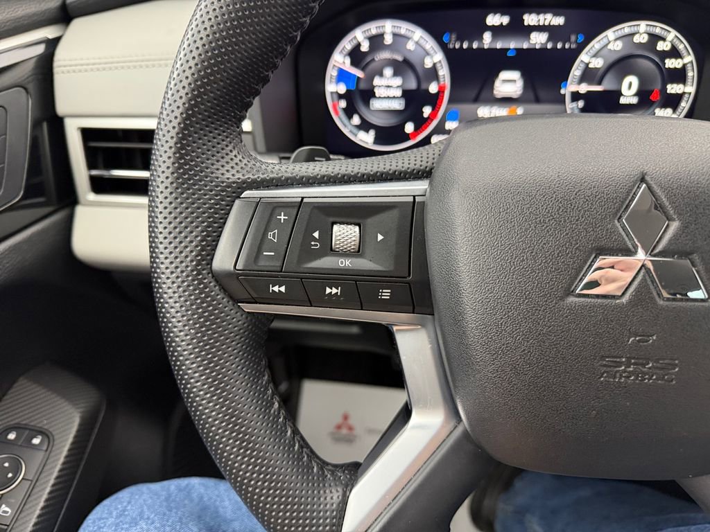 Used 2023 Mitsubishi Outlander SEL image 33