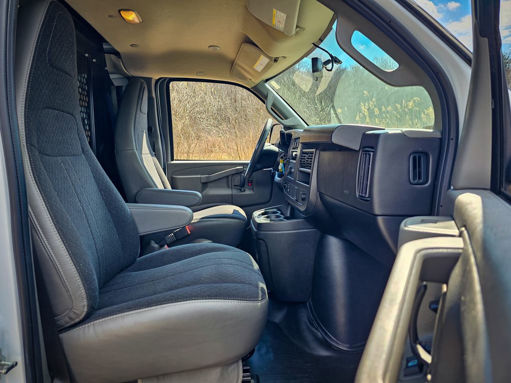 Used 2024 Chevrolet Express 2500 w/ Driver Convenience Package image 26