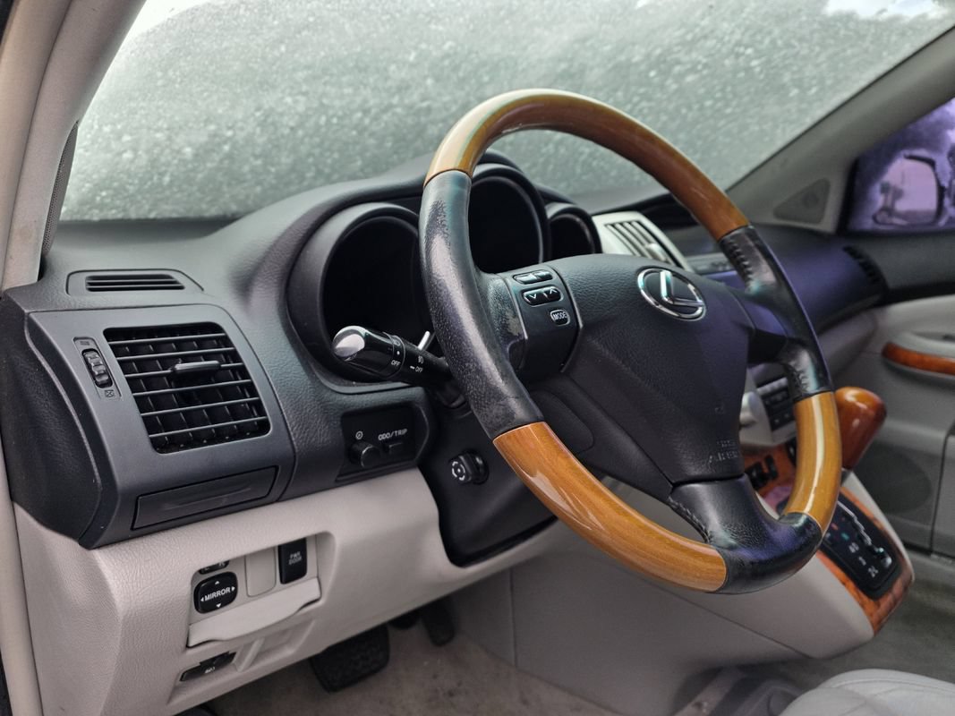 Used 2005 Lexus RX 330 AWD w/ Premium Plus Pkg image 12