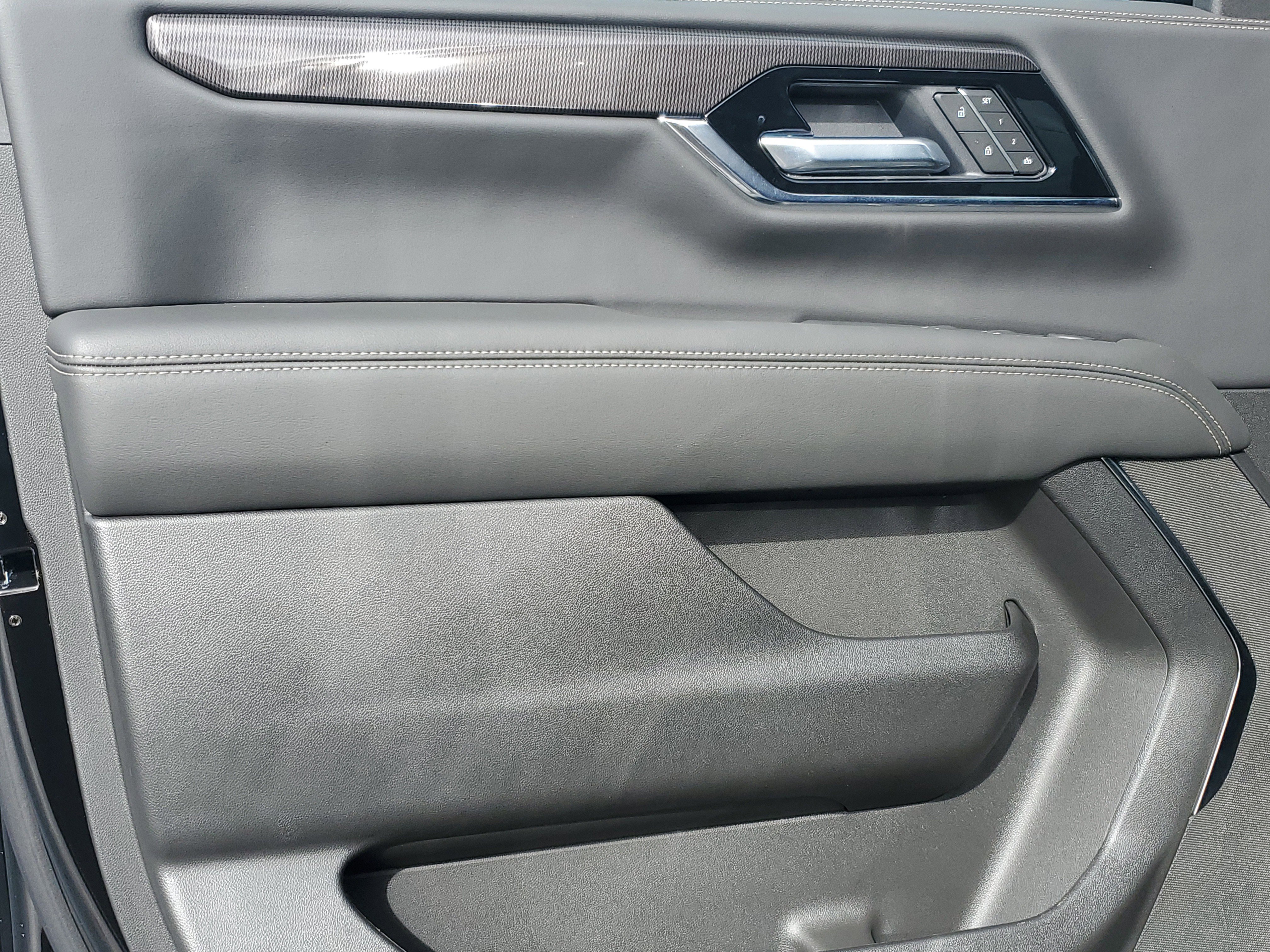 New 2026 GMC Yukon Elevation image 18