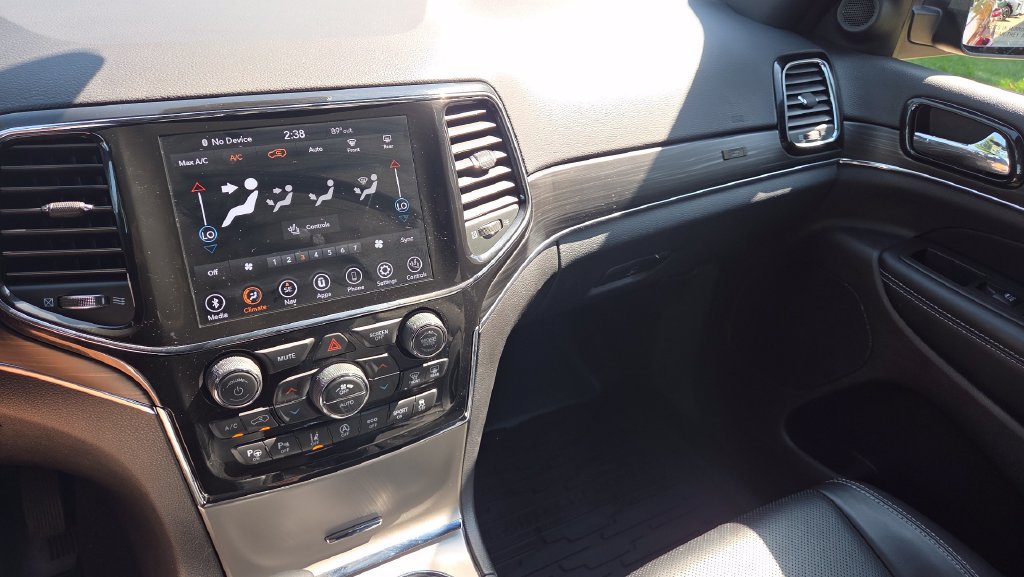 Used 2021 Jeep Grand Cherokee Limited w/ Quick Order Package 28K 80th AWD/4WD image 23