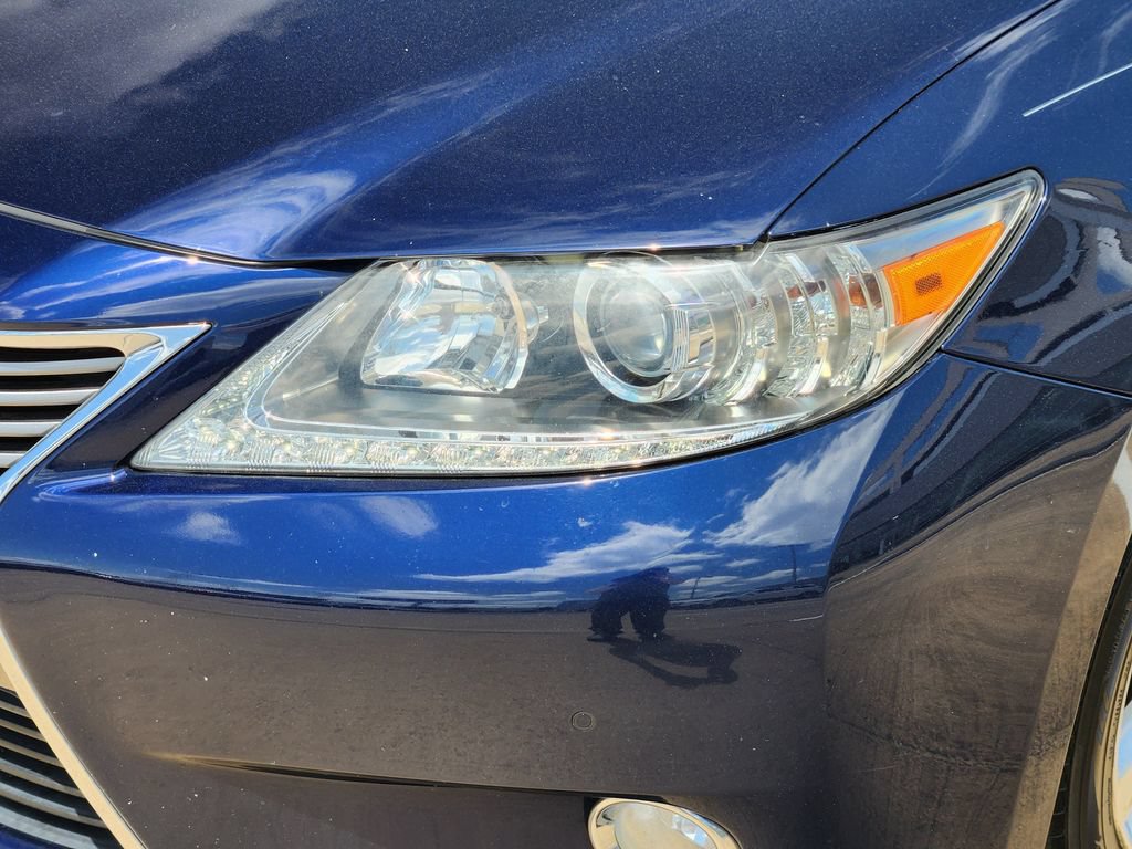 Used 2013 Lexus ES 300h w/ Luxury Pkg FWD image 9