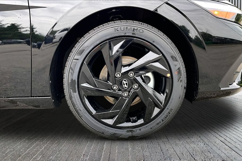 New 2026 Hyundai Elantra SEL Sport FWD image 13