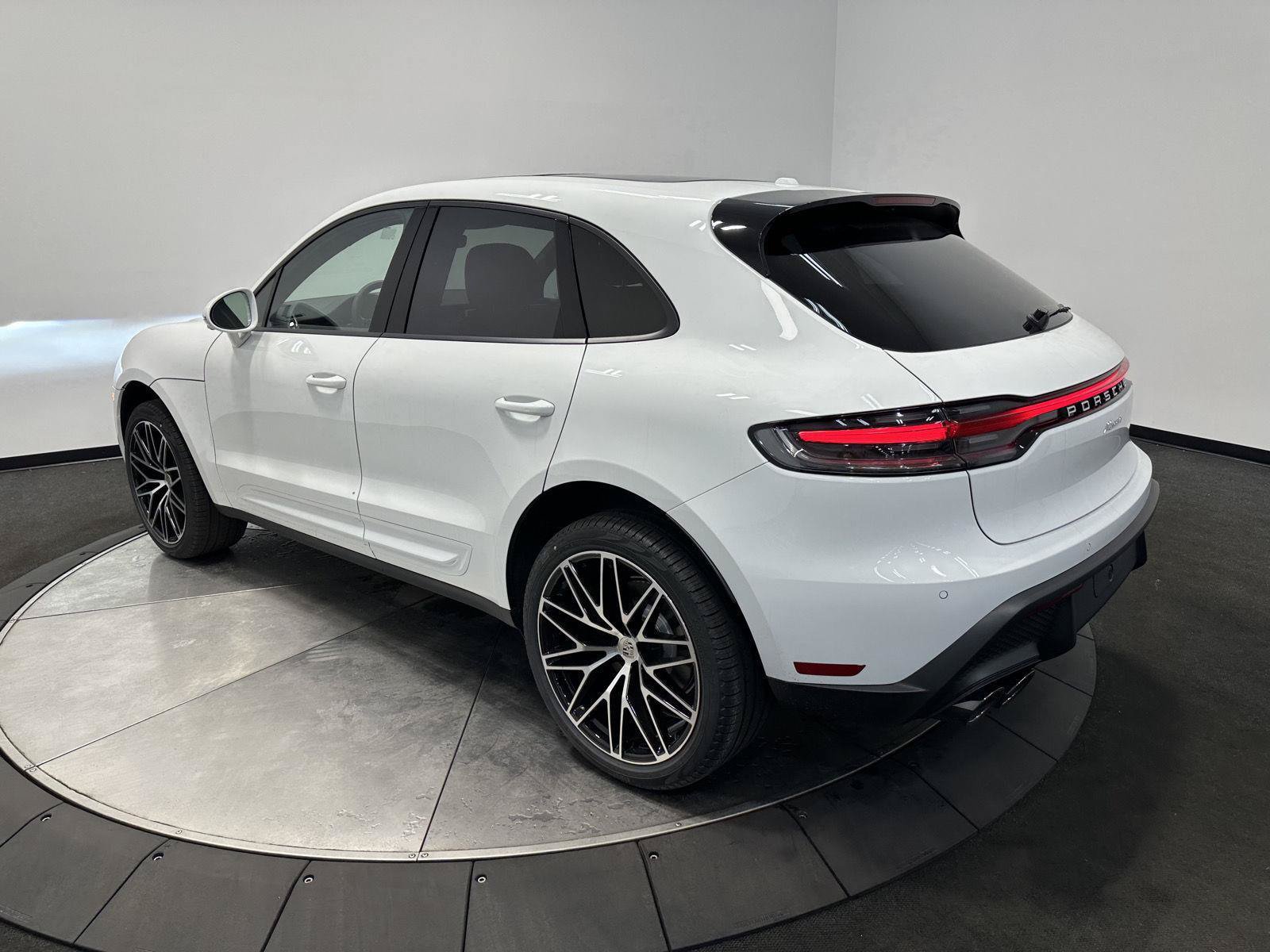 New 2026 Porsche Macan AWD/4WD image 3