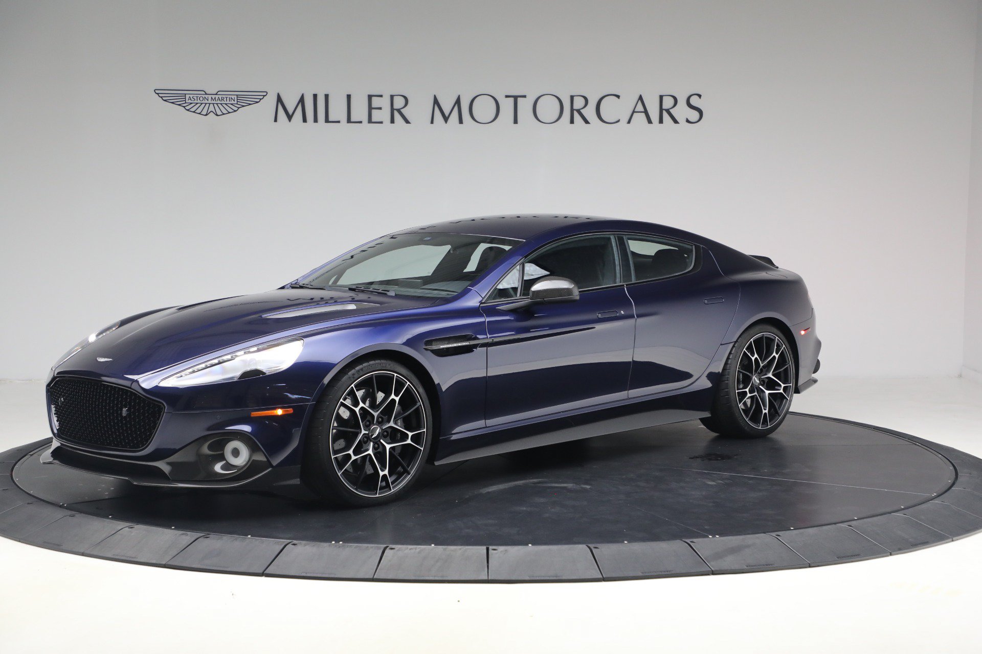 Used 2019 Aston Martin Rapide AMR RWD image 2