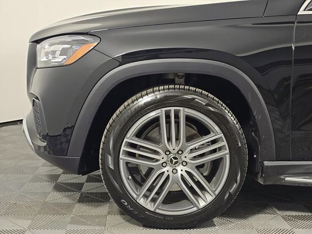 Used 2026 Mercedes-Benz GLS 450 4MATIC image 11