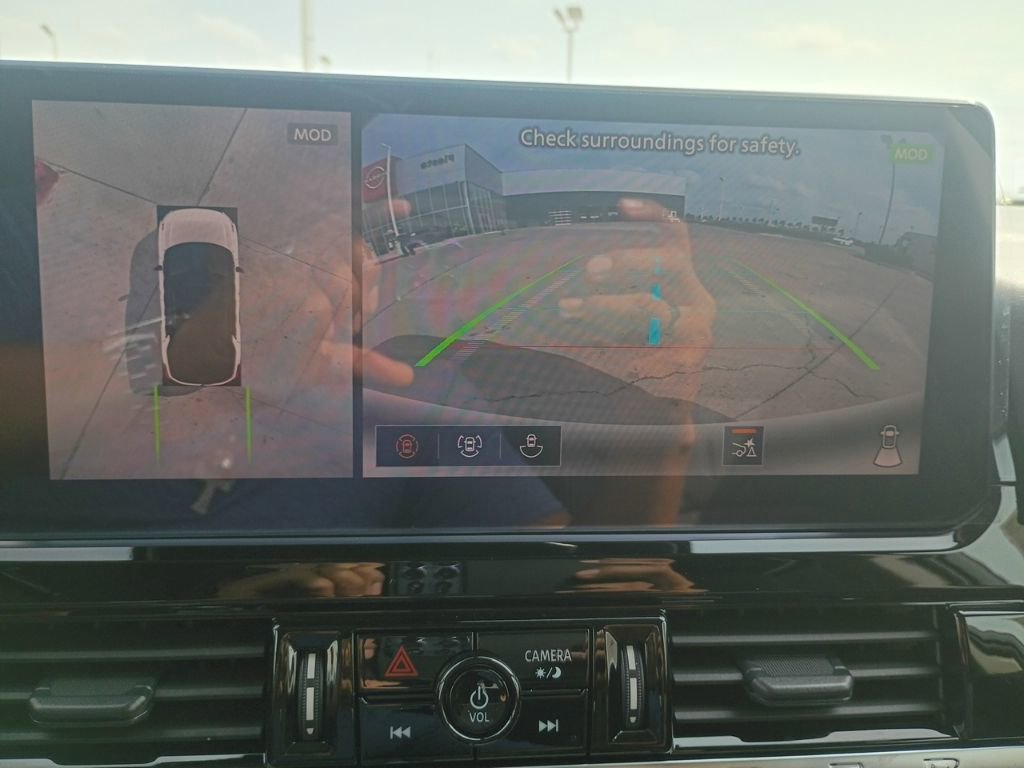 New 2026 Nissan Pathfinder Platinum image 16