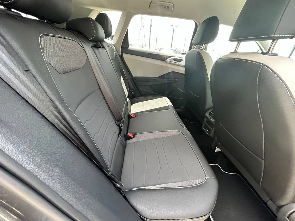 New 2026 Volkswagen Taos SE FWD image 33