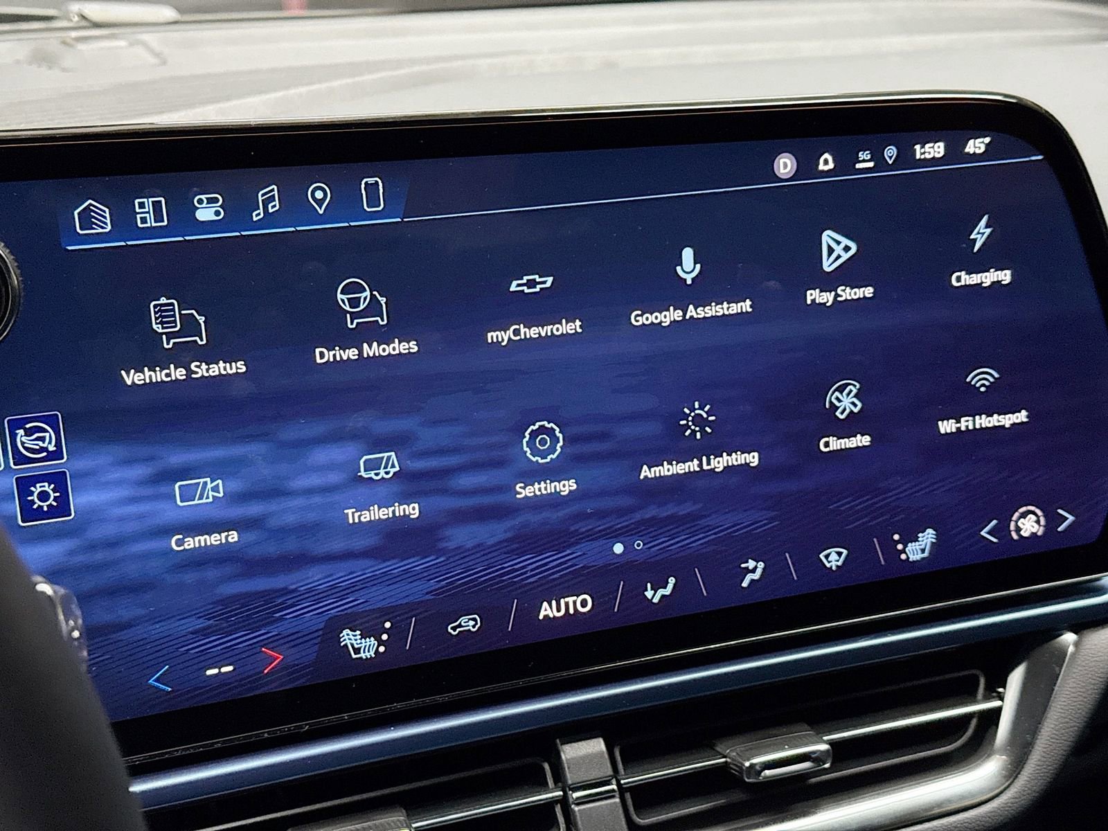 New 2026 Chevrolet Equinox EV LT image 15