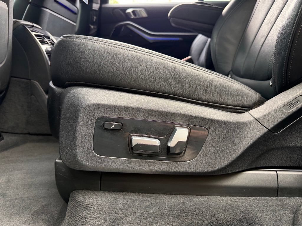 Used 2020 BMW X7 M50i AWD/4WD image 34