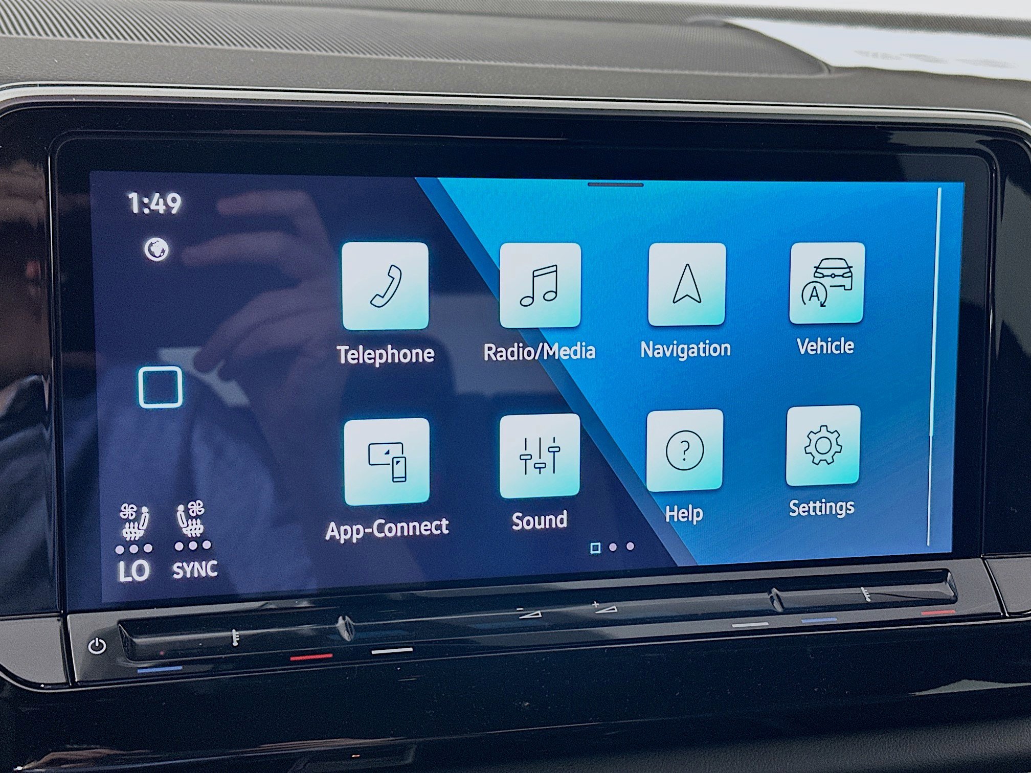 New 2025 Volkswagen Atlas Cross Sport SE image 14