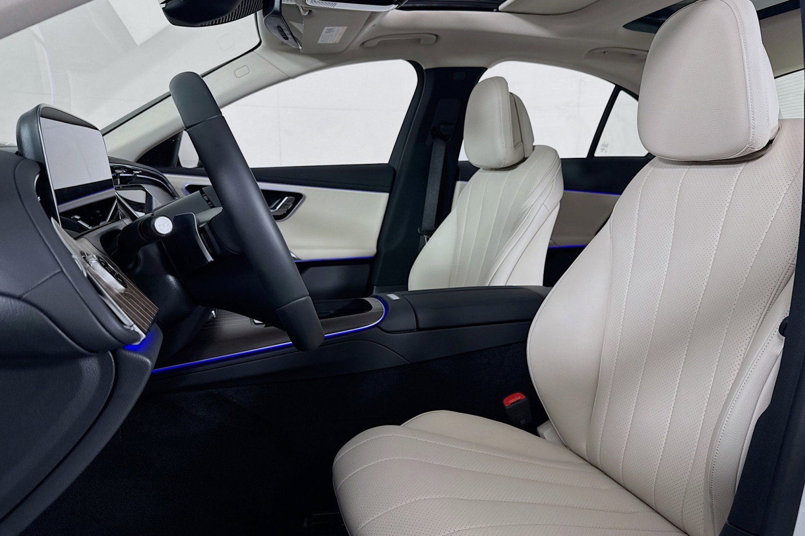 Used 2026 Mercedes-Benz E 450 4MATIC Sedan image 17