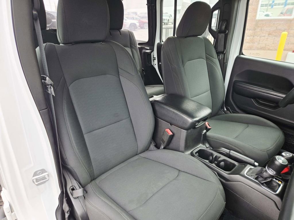 Used 2018 Jeep Wrangler Unlimited Sport image 16