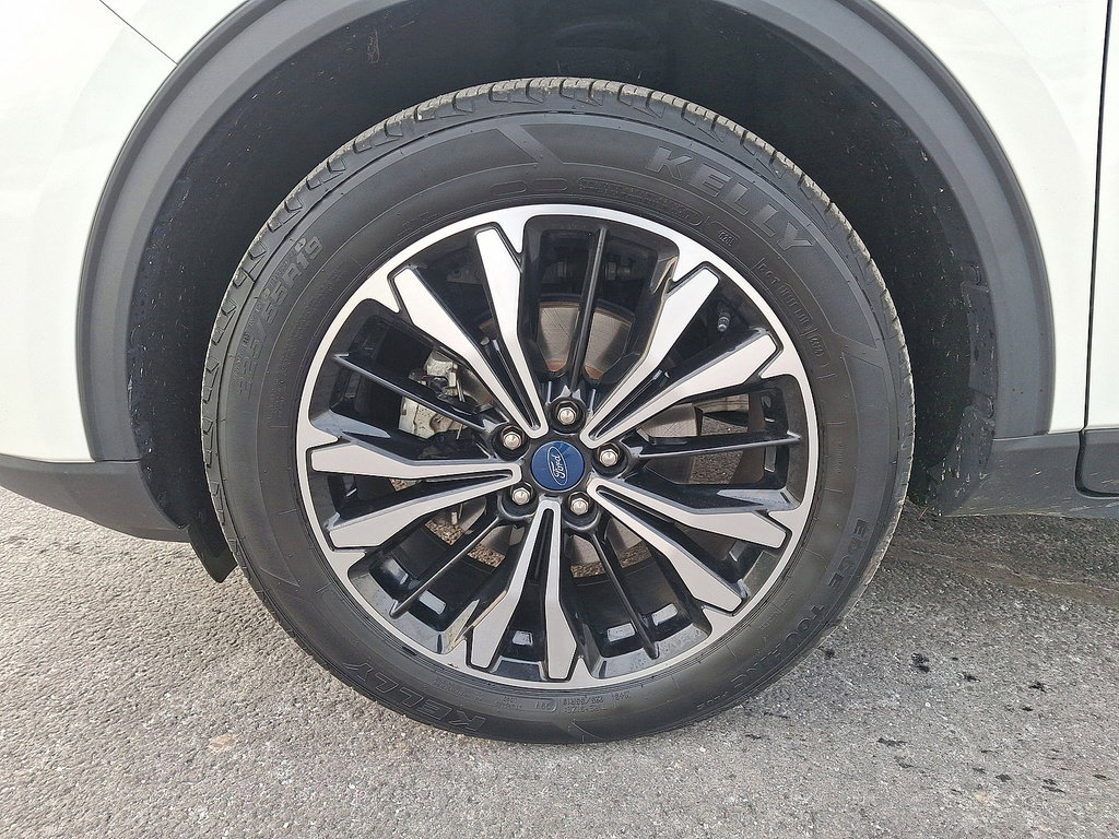 Certified 2022 Ford Escape SEL w/ SEL Stealth AWD Package image 27