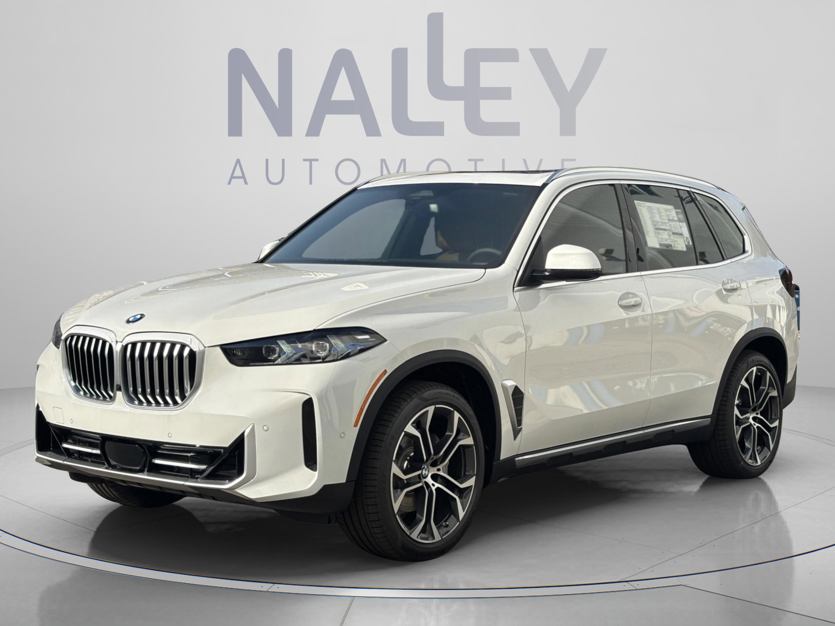 Used 2026 BMW X5 xDrive40i w/ Climate Comfort Package image 1